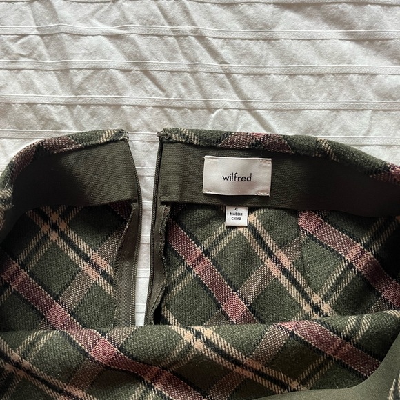 Aritzia Wilfred Skirt - Picture 2 of 3